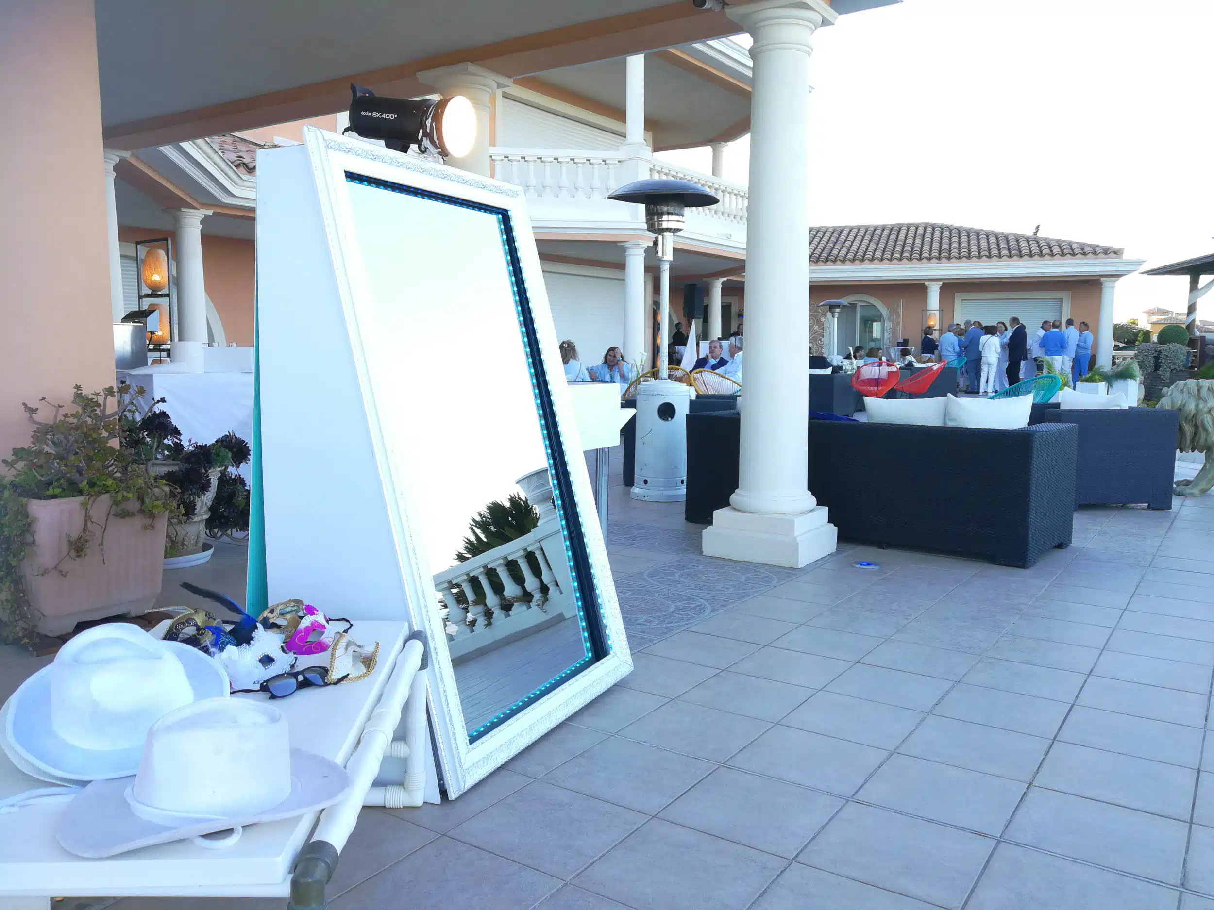 14 raisons pour lesquelles Borne Photobooth Miroir est le complément idéal de votre événement